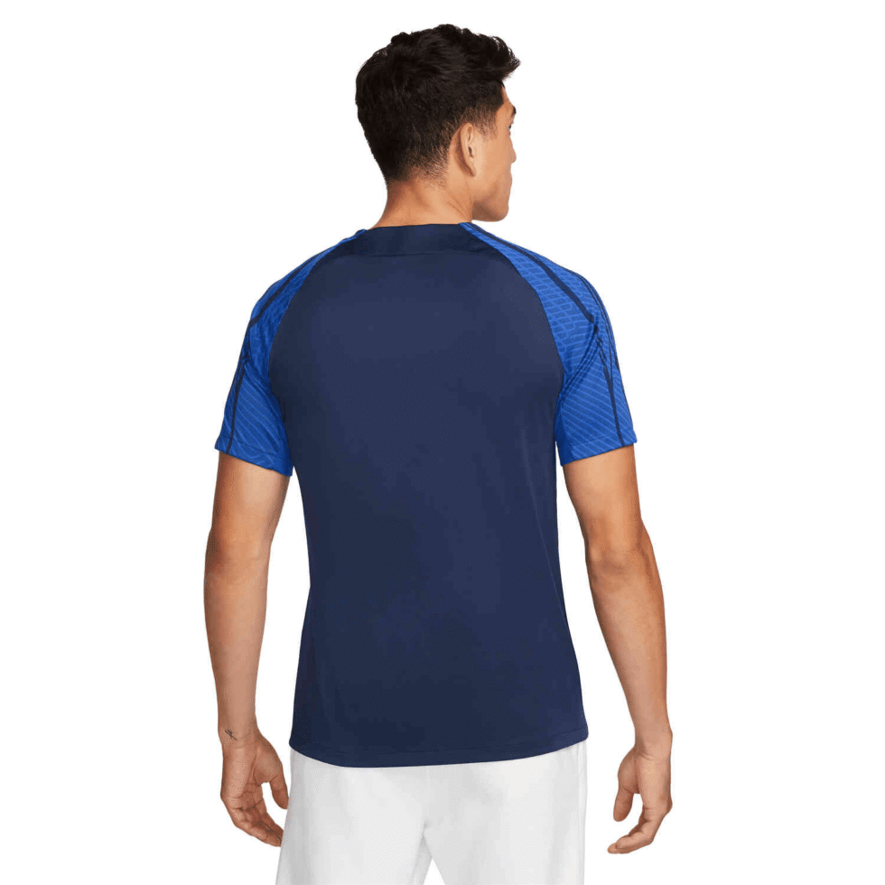 dh6444_410_nike_france_strike_tr-1.png